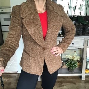 Luxe  $1800 sz 6 Donna Karan Alpaca sexy blazer